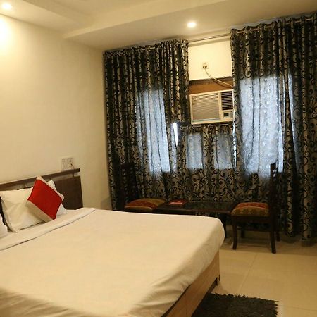Hotel Surya Gwalior Bagian luar foto