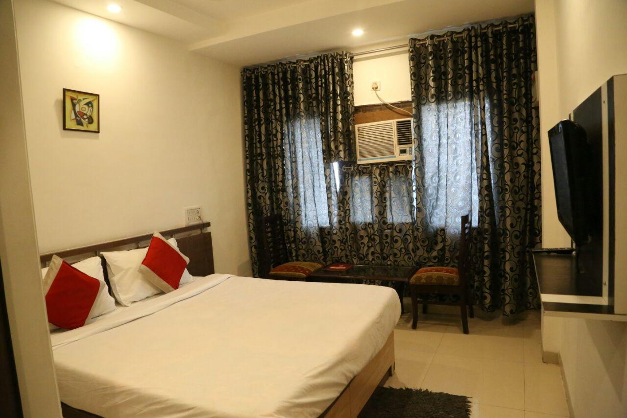 Hotel Surya Gwalior Bagian luar foto